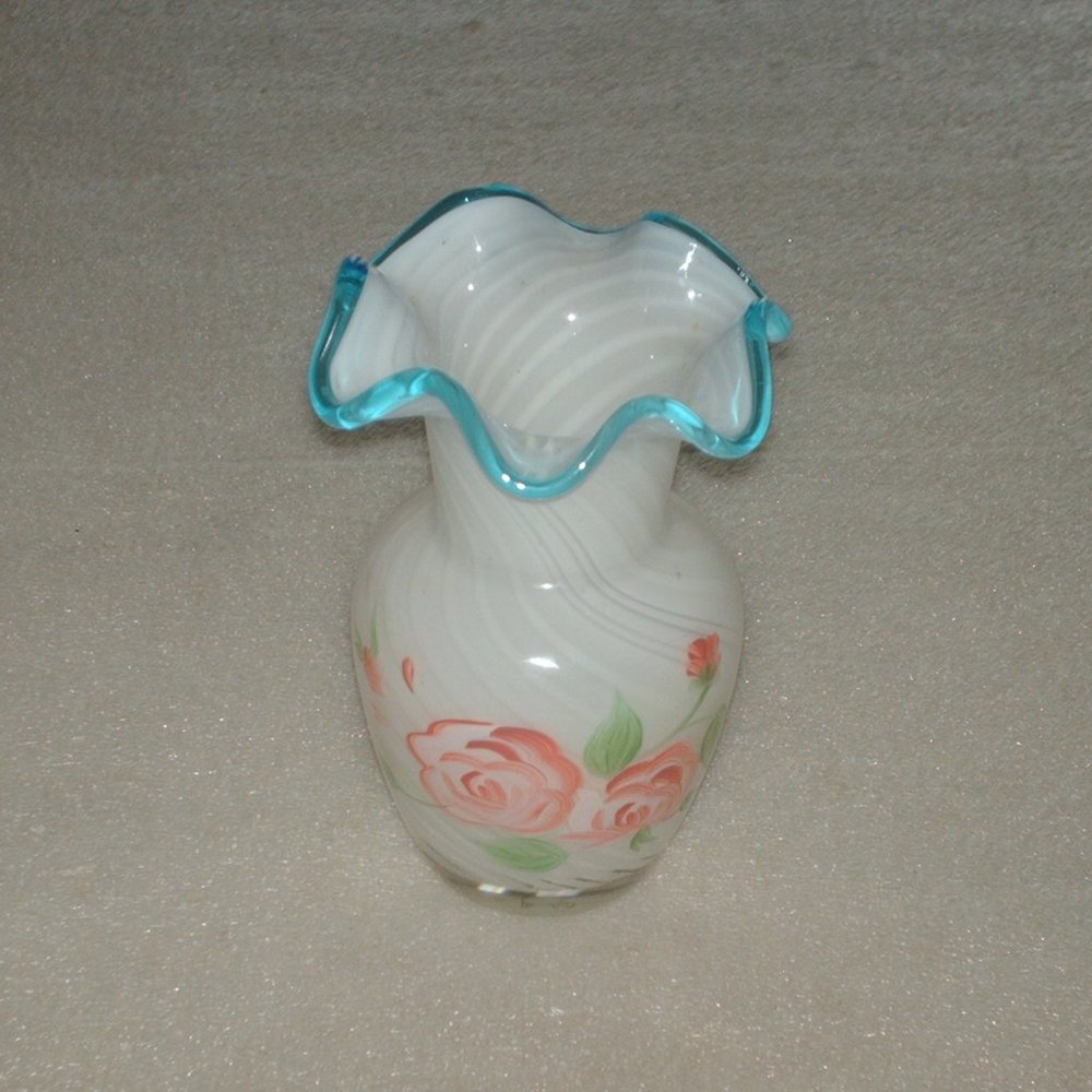 Lovely swirl glass Teleflora vase w/ roses